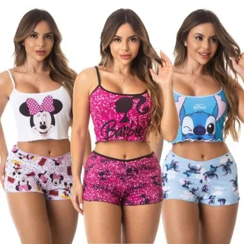 Três modelos com Baby Dolls da Minnie, Barbie e Stitch - conjunto cropped e short